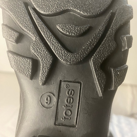 Totes Carmela Snow Boot New with tags Size 9 - Picture 6 of 6